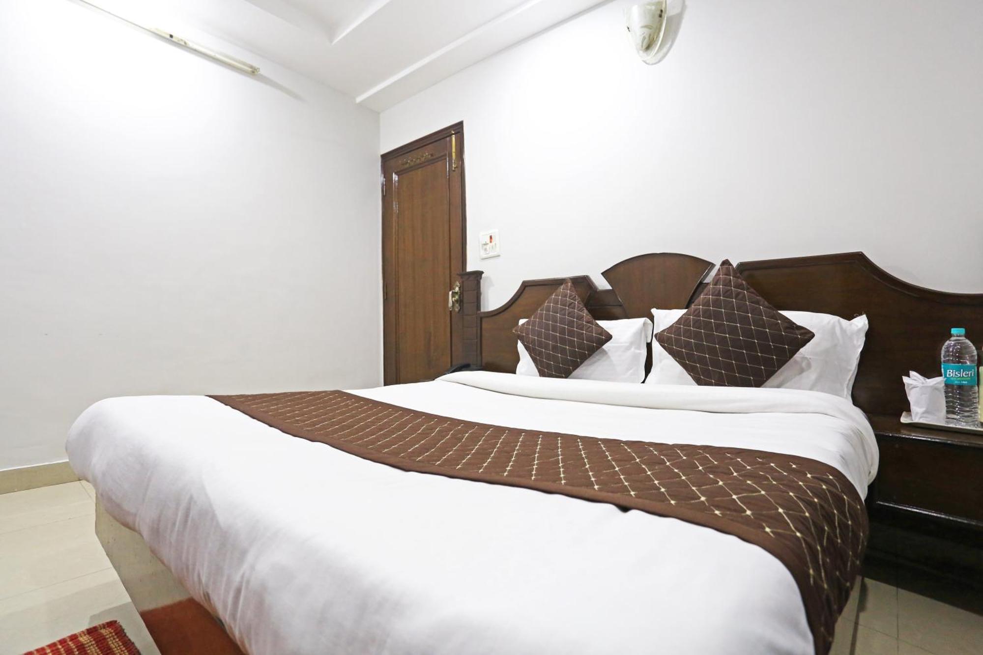 Hotel Ratandeep At Paharganj New Delhi Exterior photo