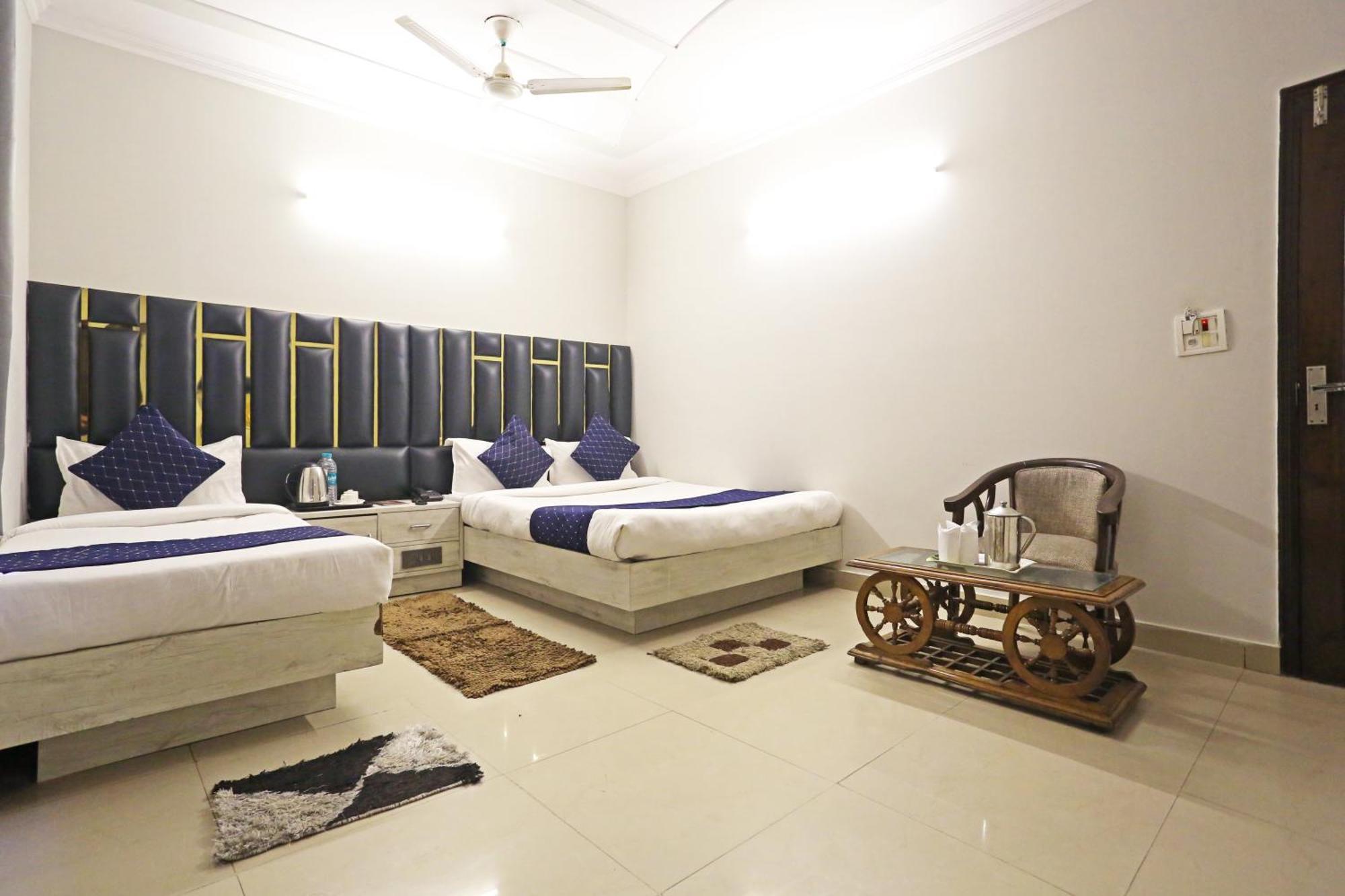Hotel Ratandeep At Paharganj New Delhi Exterior photo